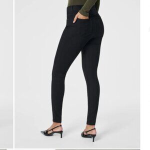 Like new Black Spanx everywhere ankle skinny jeans Small